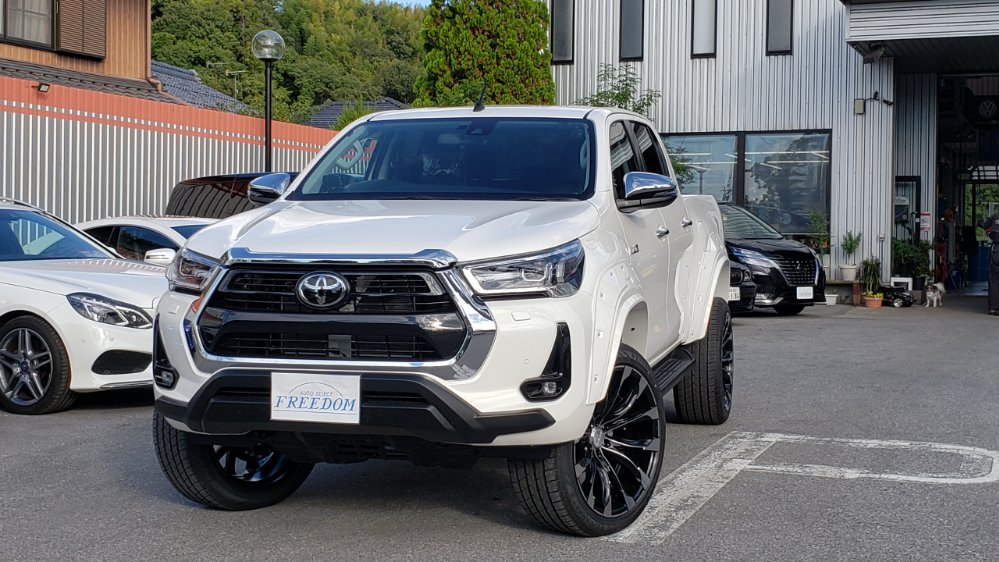 新型 ハイラックス Z - 【FREEDOM】 国産車・外車の販売・メンテナンス